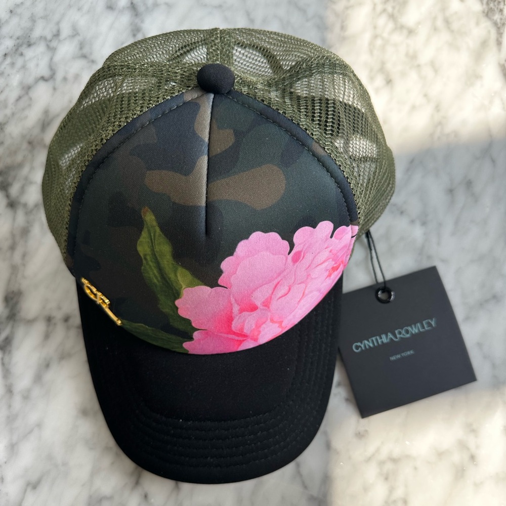 NWT Cynthia Rowley Floral Black Trucker Hat